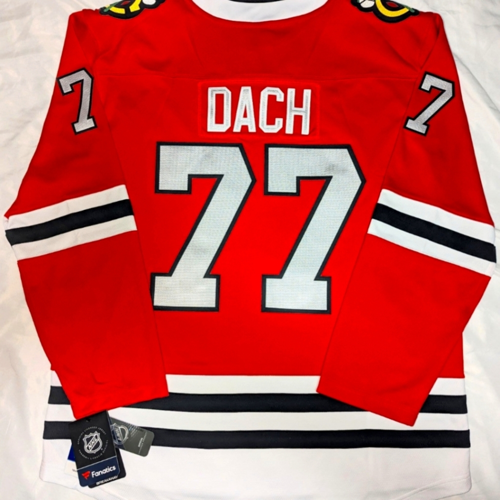 Kirby Dach Chicago Blackhawk Breakaway Jersey Men's size XL.